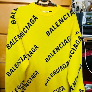 Unisex Balenciaga sweater size XS